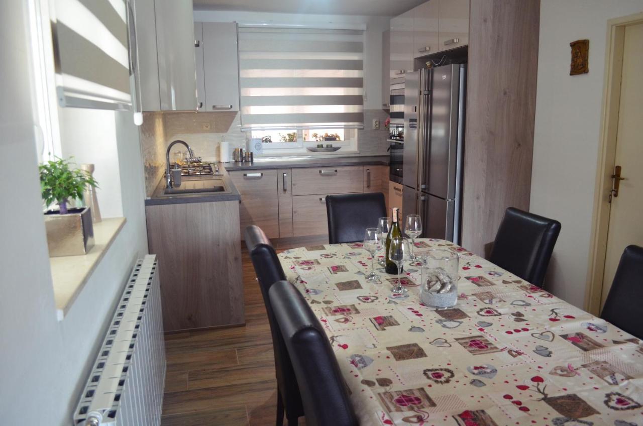 Apartments Rina - Kneze Рачище Екстер'єр фото