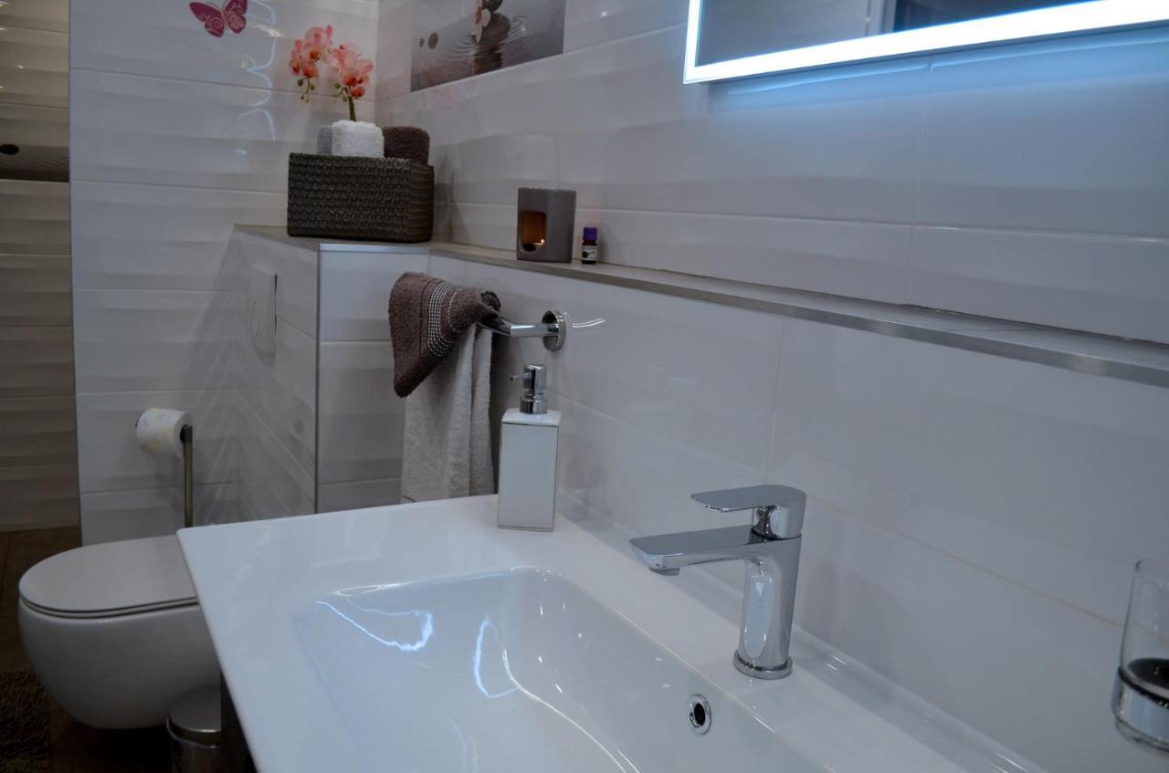 Apartments Rina - Kneze Рачище Екстер'єр фото
